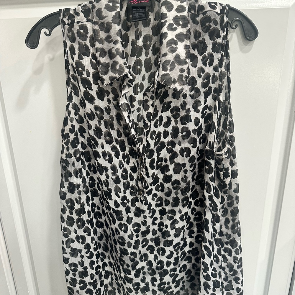 Torrid Black & Gray Sleeveless Leopard Print Sheer V Neck Tunic Top Sz 1 - Picture 6 of 8